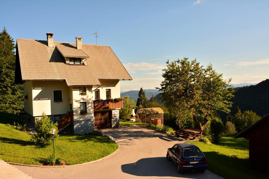 Apartments Pri Marjetki Cerkno Exteriör bild