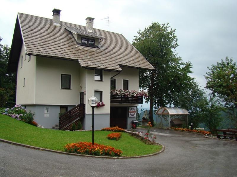 Apartments Pri Marjetki Cerkno Exteriör bild