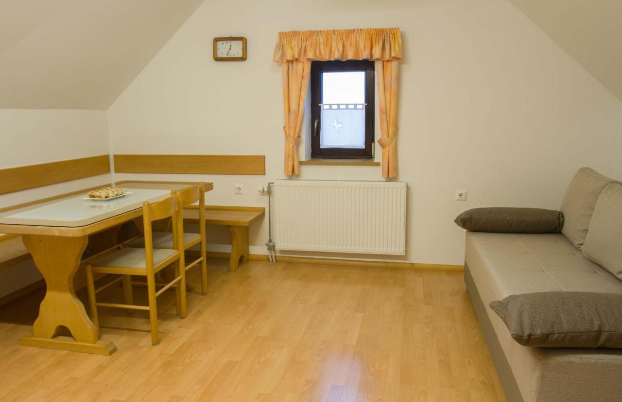 Apartments Pri Marjetki Cerkno Exteriör bild